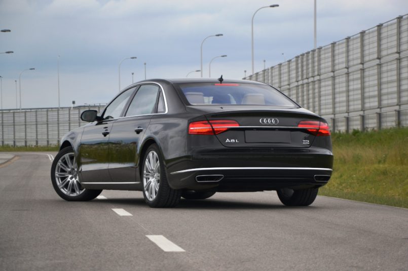 Luxury corporate transfer transport chauffeur private hire audi