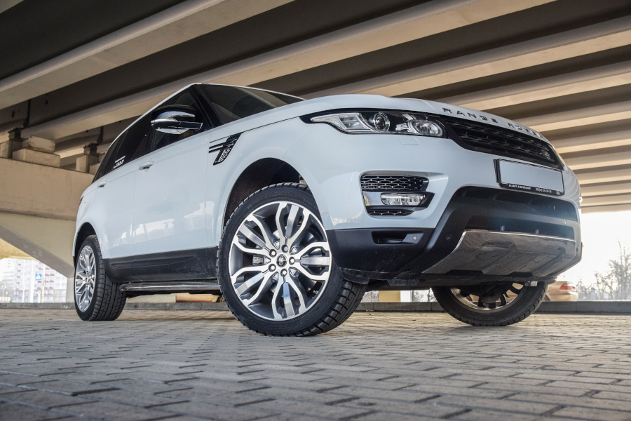 Luxury corporate transfer transport chauffeur private hire Range Rover
