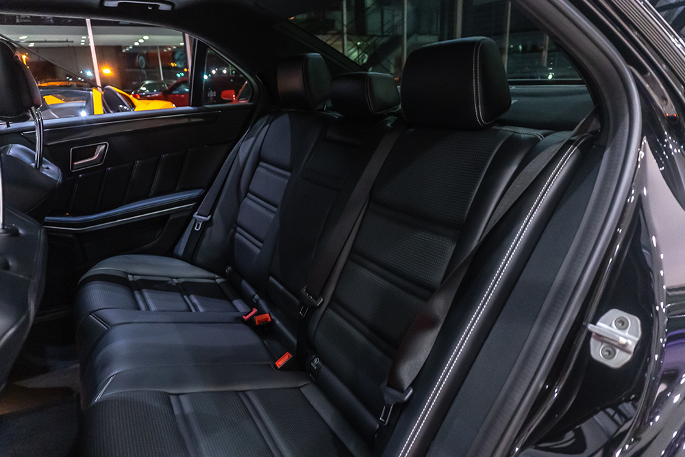 Luxury corporate transfer transport chauffeur private hire